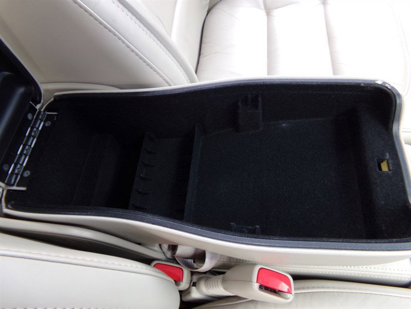 Used 2003 Cadillac De Ville Sedan w/ Comfort & Convenience Package image 34