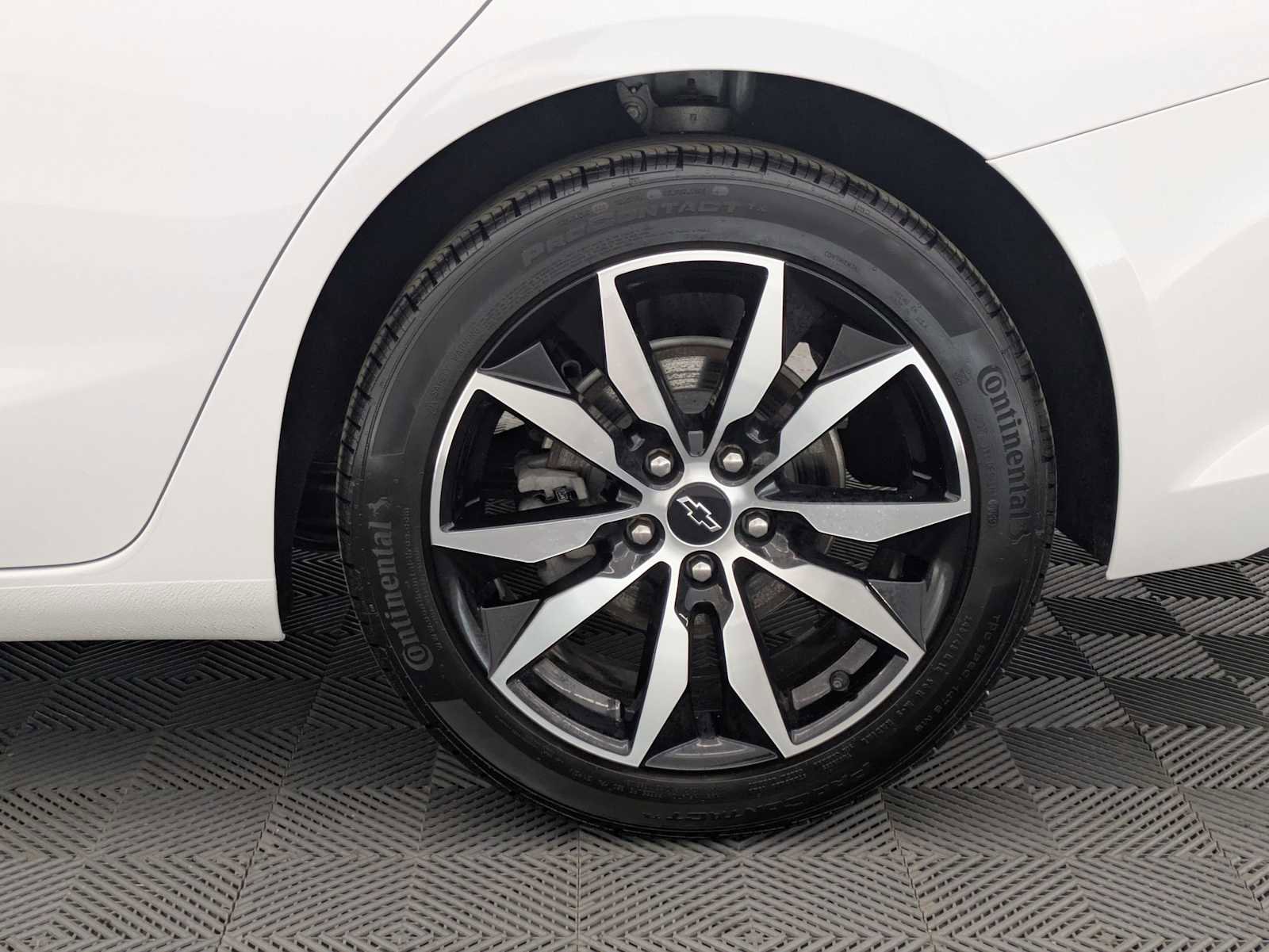 Used 2024 Chevrolet Malibu LT FWD image 15