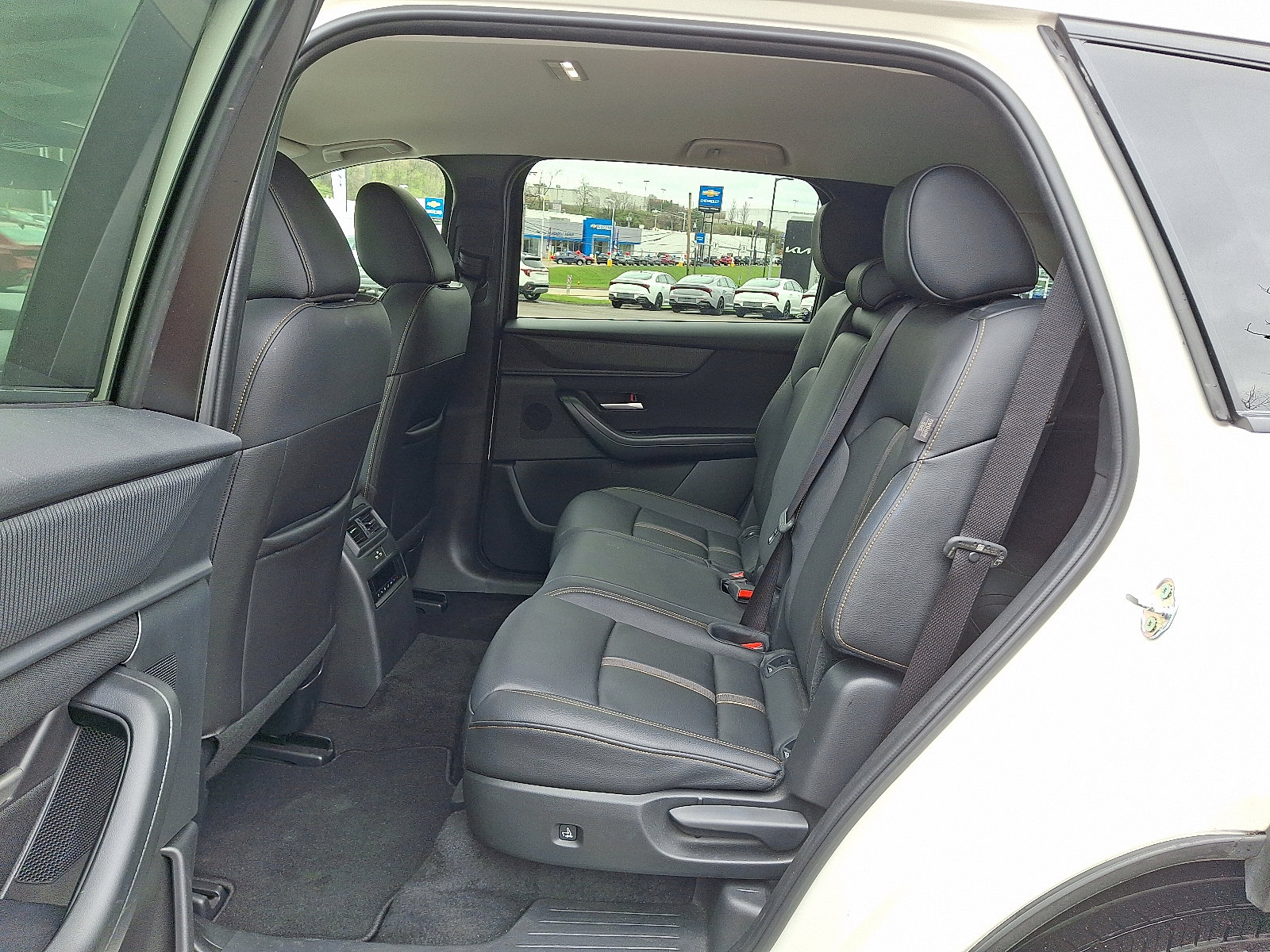 Used 2025 MAZDA CX-90 3.3 Turbo w/ Select Package image 10