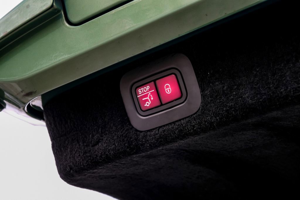 Used 2021 Aston Martin DBX image 63