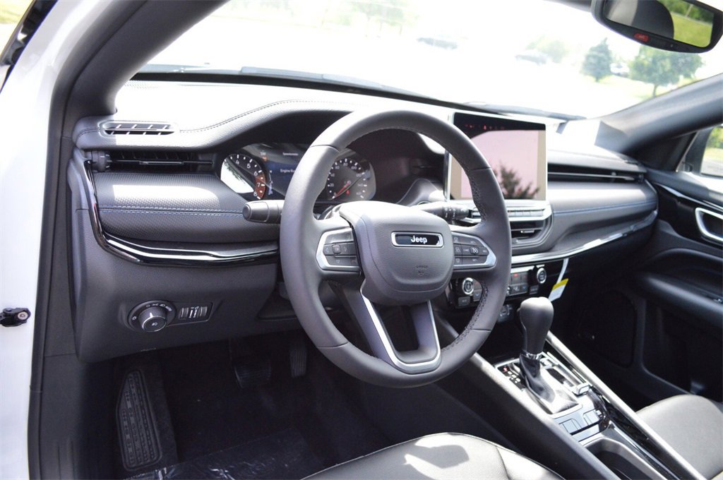 New 2025 Jeep Compass Limited w/ Sun and Sound Group image 10