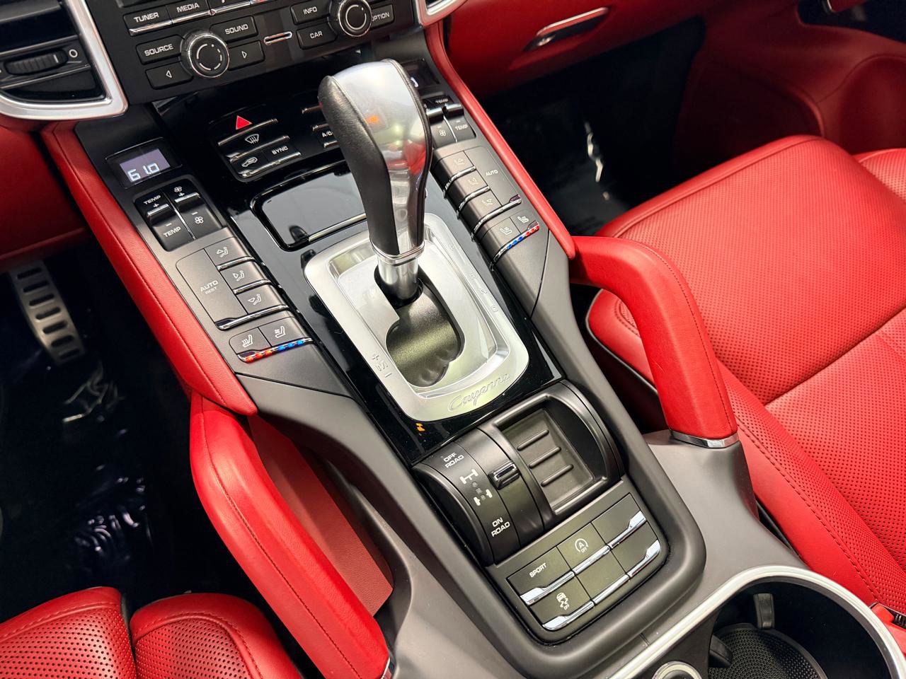 Used 2016 Porsche Cayenne S AWD/4WD image 45