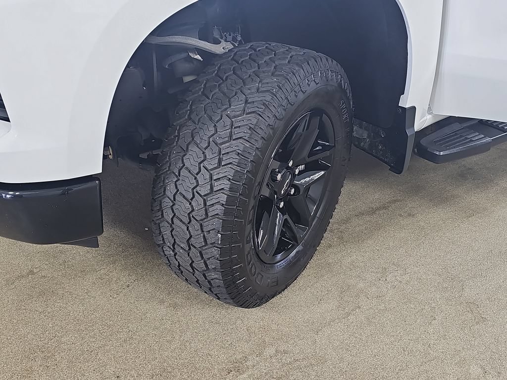 Certified 2022 Chevrolet Silverado 1500 Custom Trail Boss w/ LPO, Dark Essentials Package AWD/4WD image 36