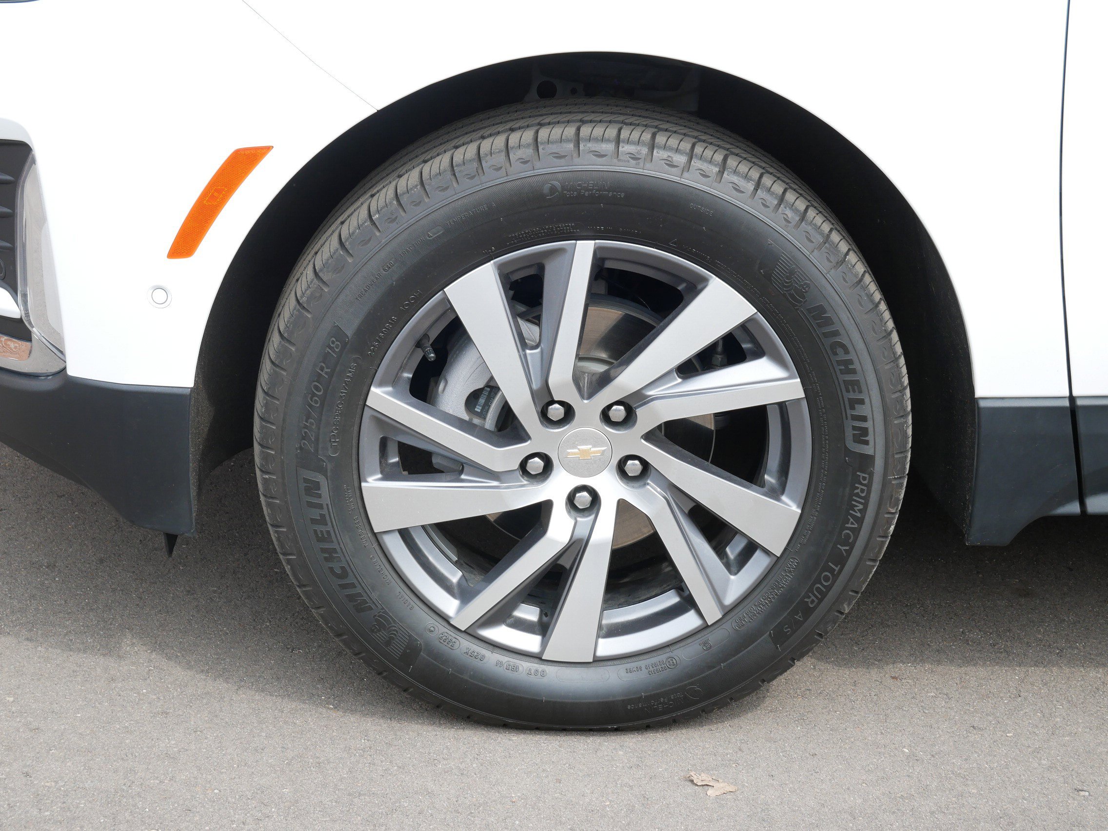 Used 2023 Chevrolet Equinox Premier image 4