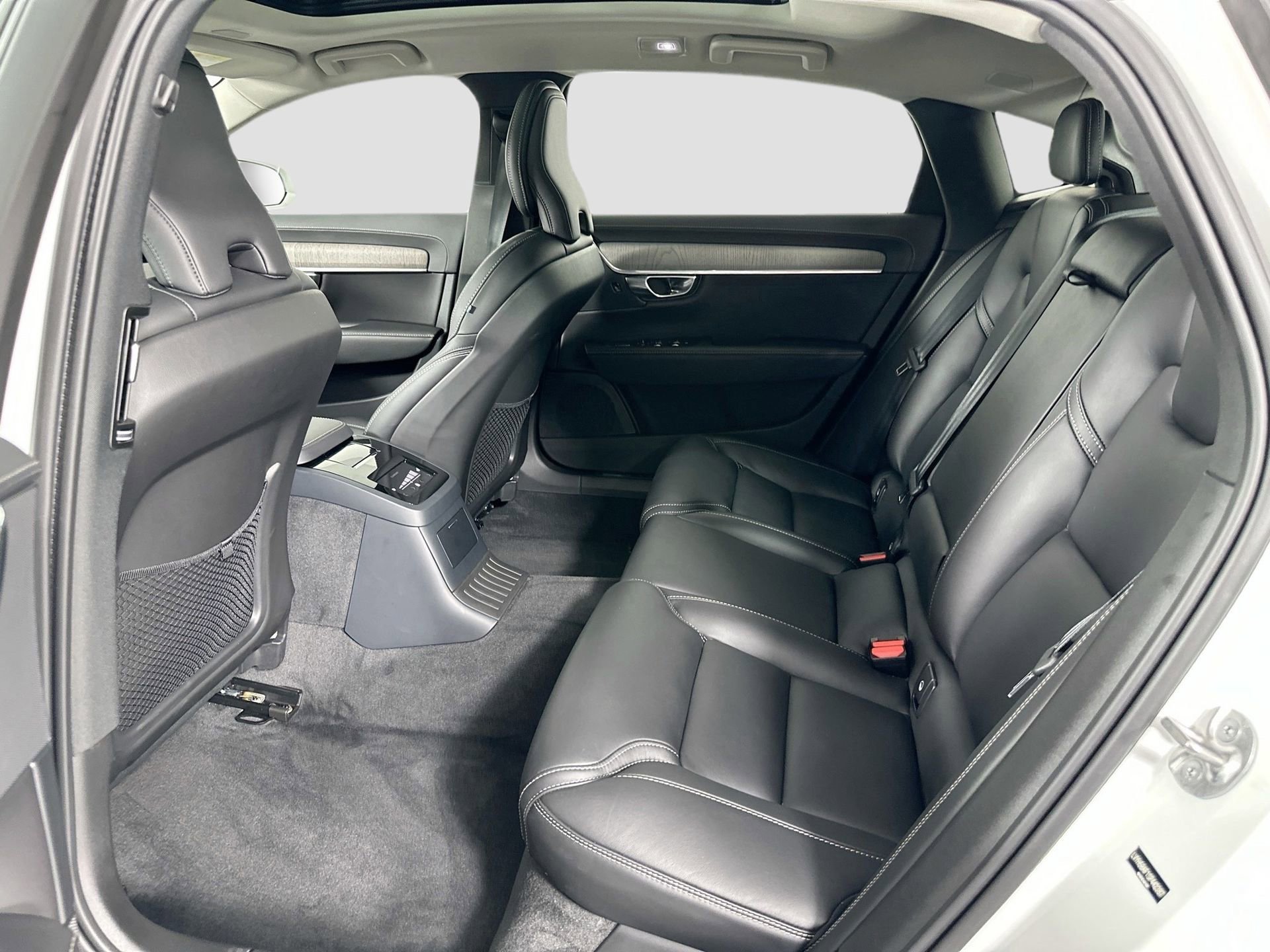 New 2025 Volvo S90 T8 Ultra image 24