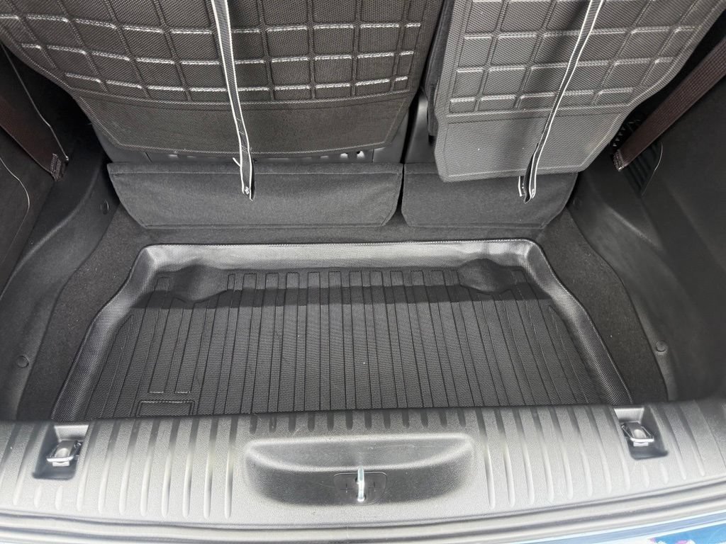 Used 2025 Chrysler Pacifica Select w/ Uconnect Theater Family Group AWD/4WD image 51