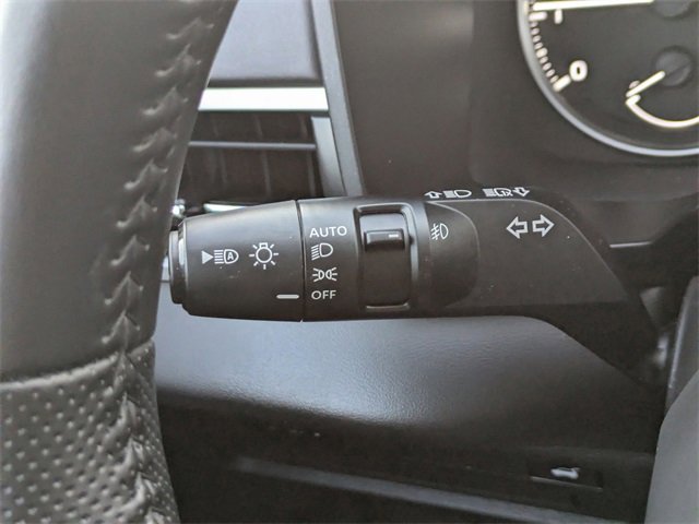 Used 2024 Mitsubishi Outlander FWD image 31