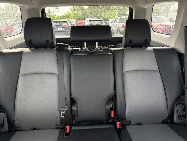 Used 2024 Toyota 4Runner SR5 Premium w/ Moonroof Package AWD/4WD image 7