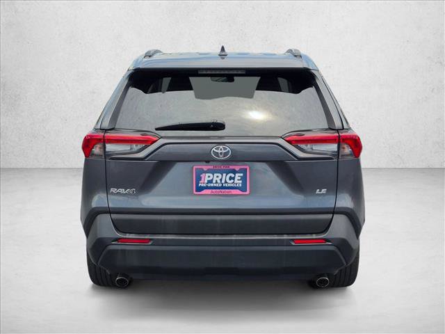 Used 2020 Toyota RAV4 LE FWD image 6