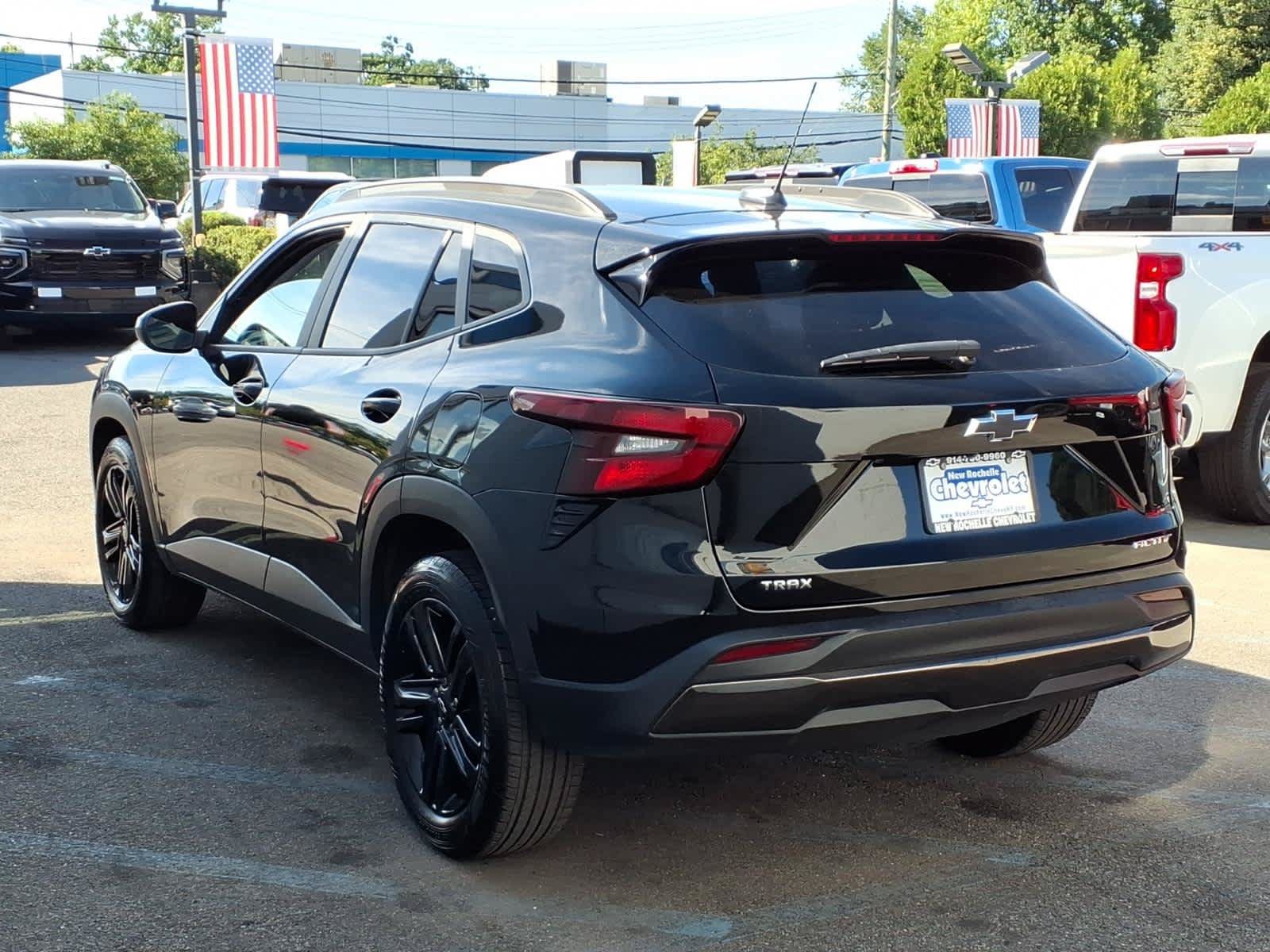 Used 2024 Chevrolet Trax ACTIV w/ Sunroof Package FWD image 4