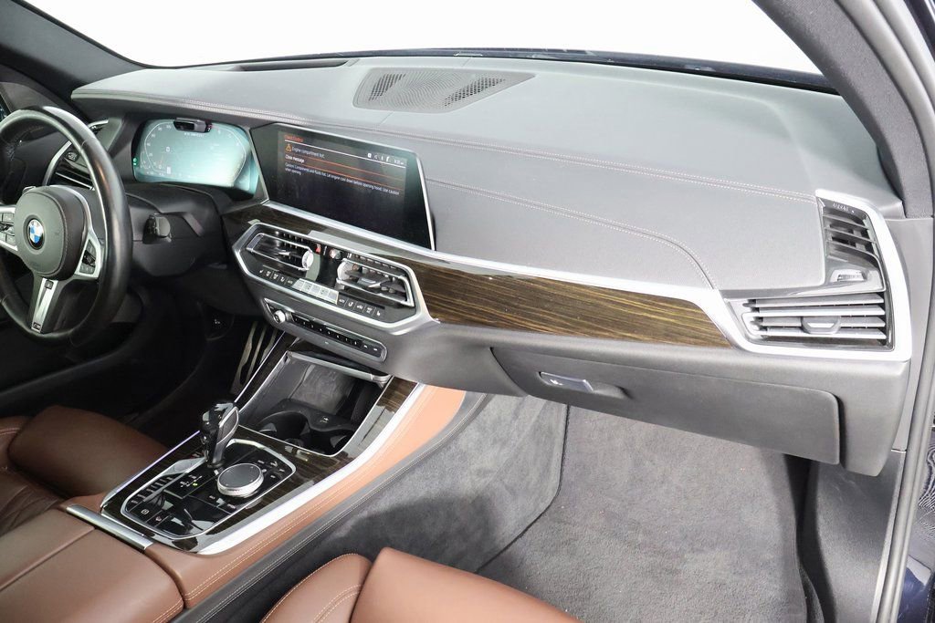 Used 2020 BMW X5 M50i image 9