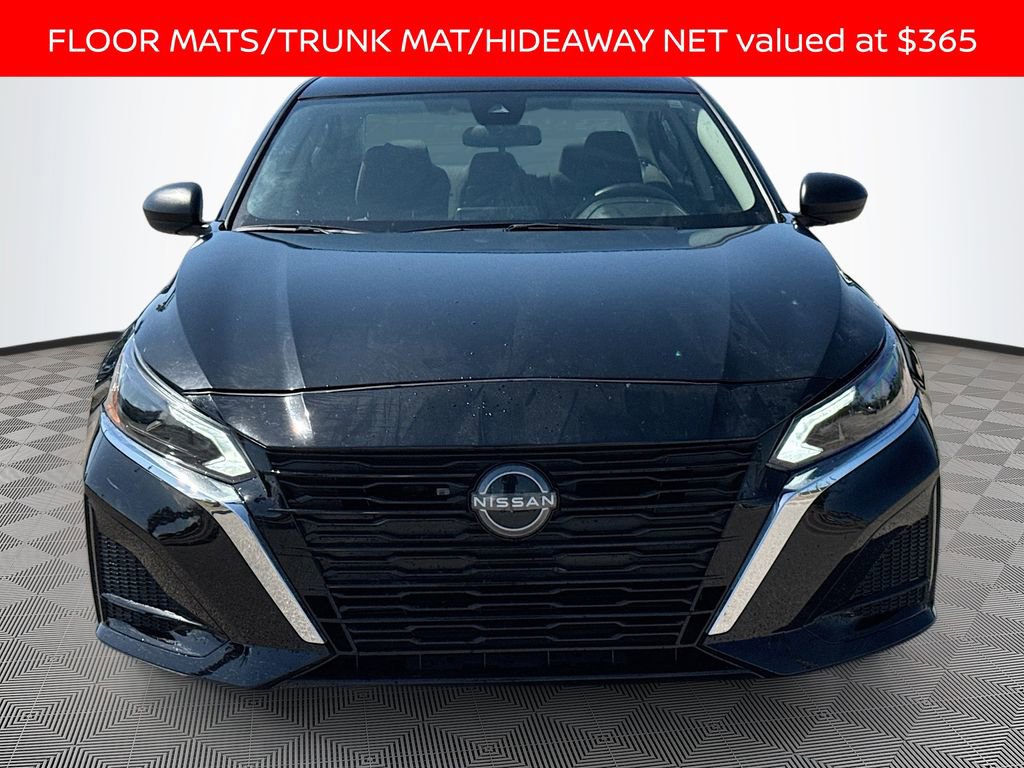 Used 2024 Nissan Altima 2.5 SV FWD image 2