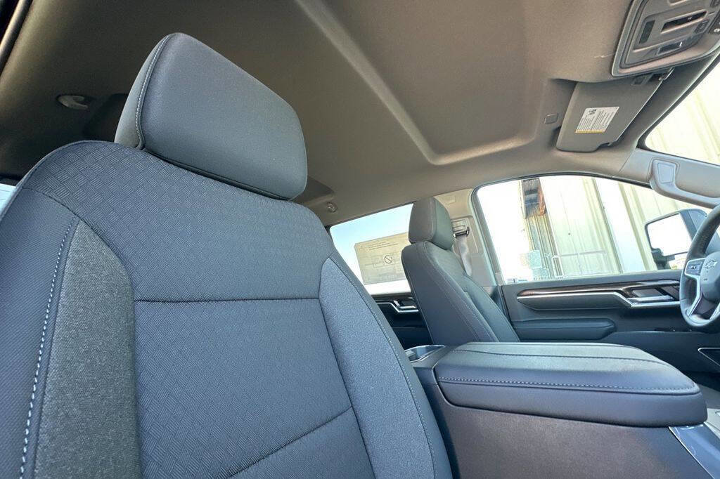 New 2026 Chevrolet Silverado 2500 LT image 17