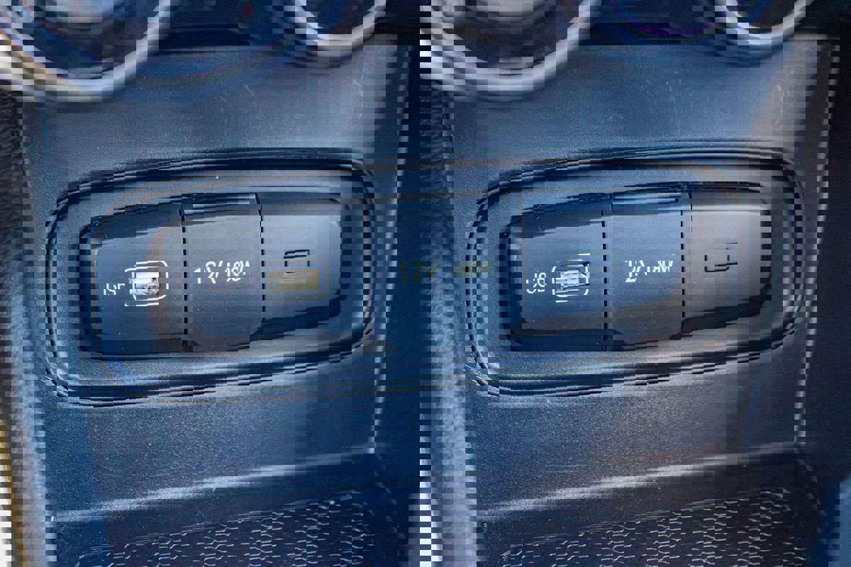 Used 2022 Hyundai Venue SE image 30