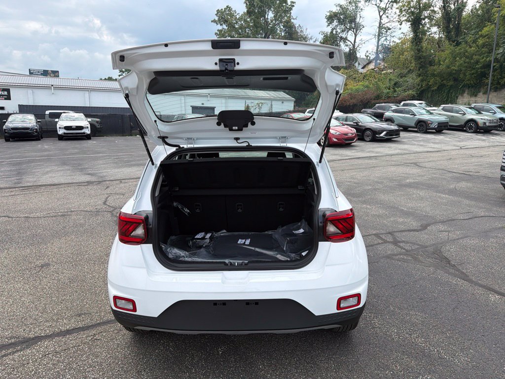 New 2026 Hyundai Venue SEL FWD image 11
