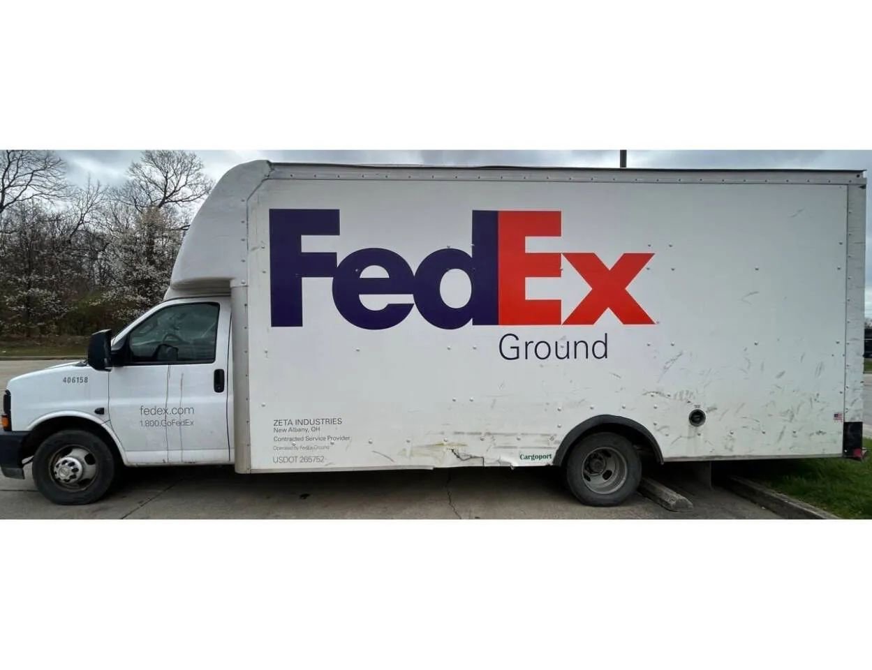 Used 2017 Chevrolet Express 3500 Extended image 2