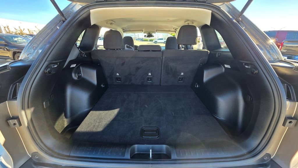 Used 2019 Jeep Cherokee Latitude w/ Cold Weather Group image 17