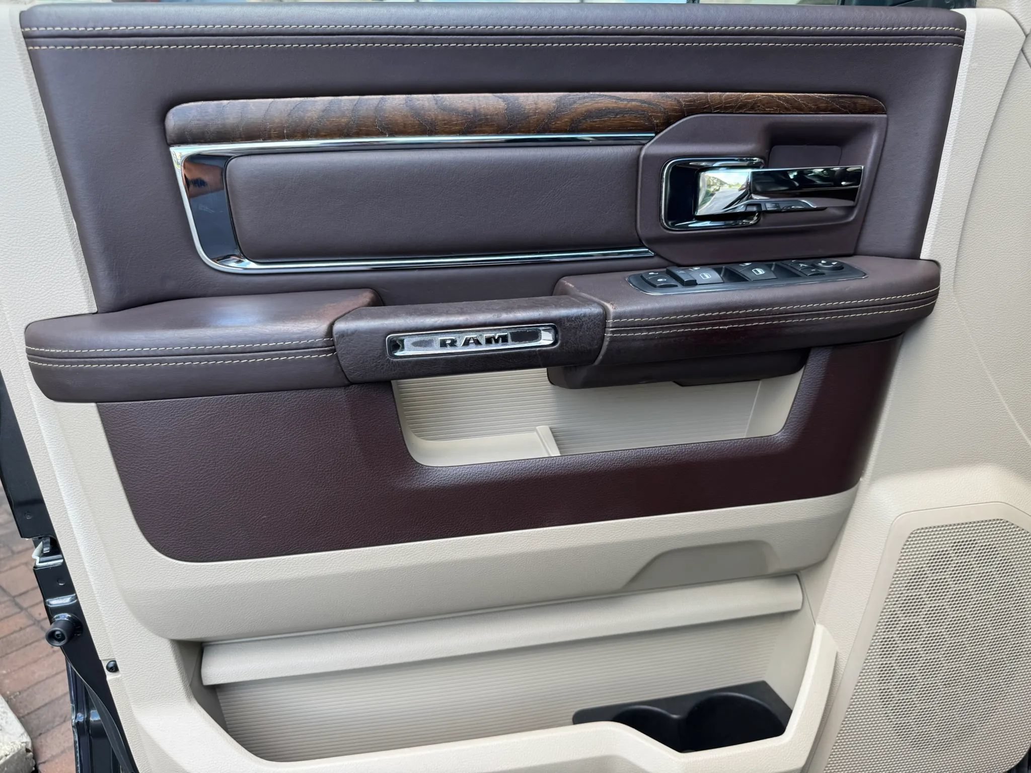 Used 2016 RAM 1500 Laramie Longhorn w/ Convenience Group RWD image 17