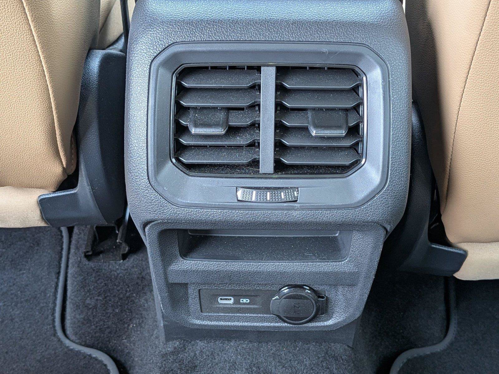 Used 2023 Volkswagen Tiguan SE w/ Panoramic Sunroof Package AWD/4WD image 18