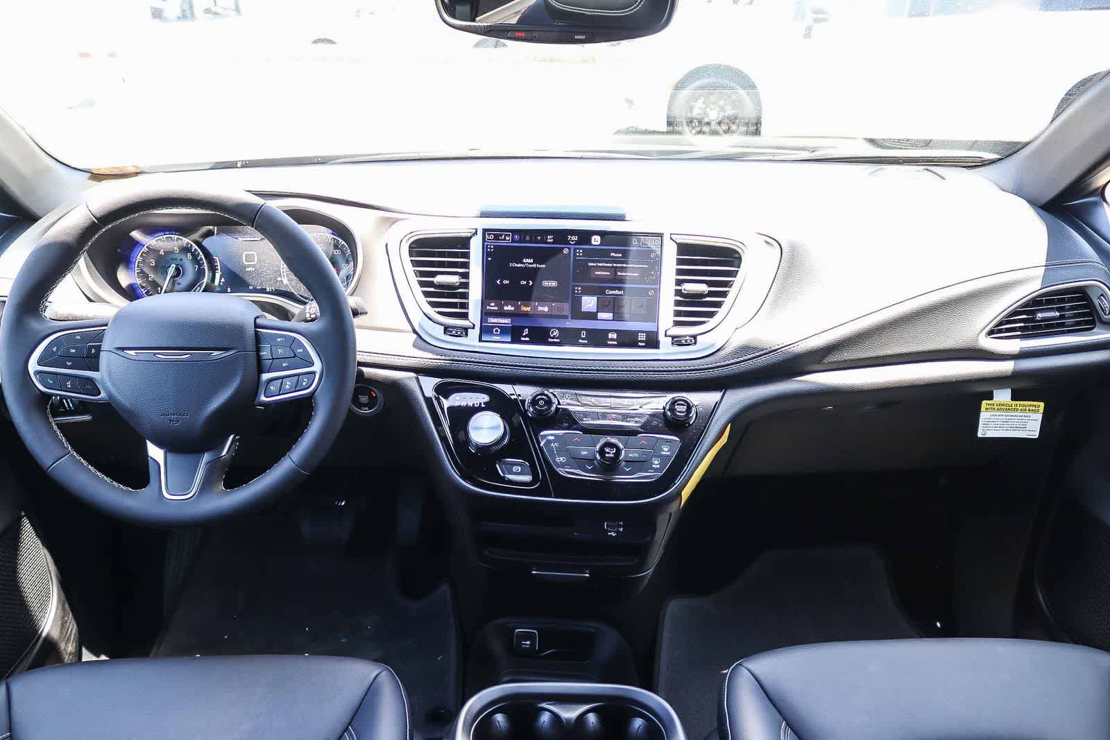 New 2027 Chrysler Pacifica Select FWD image 14