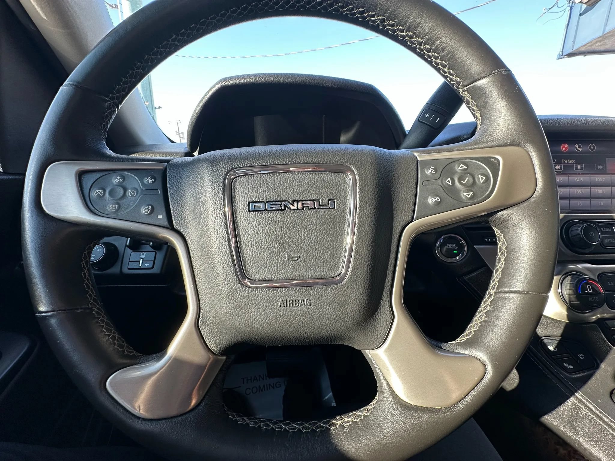 Used 2015 GMC Yukon Denali w/ Premium Package AWD/4WD image 24