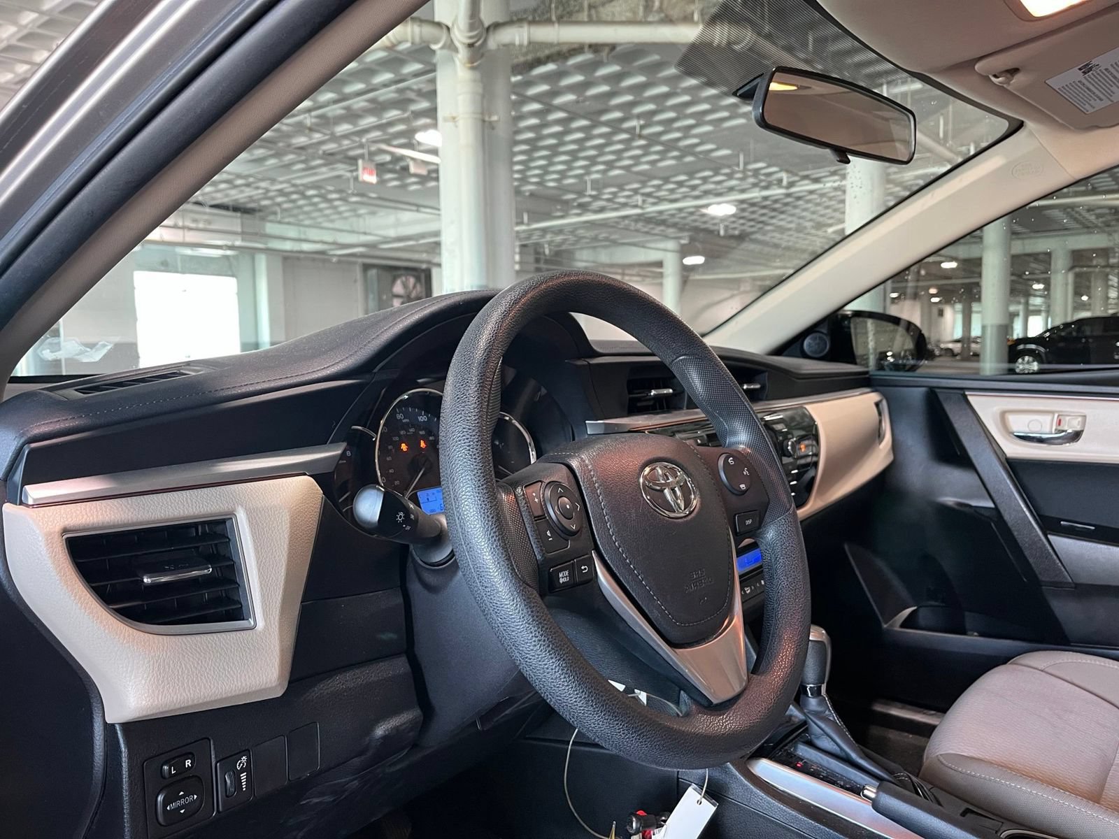Used 2016 Toyota Corolla LE FWD image 16
