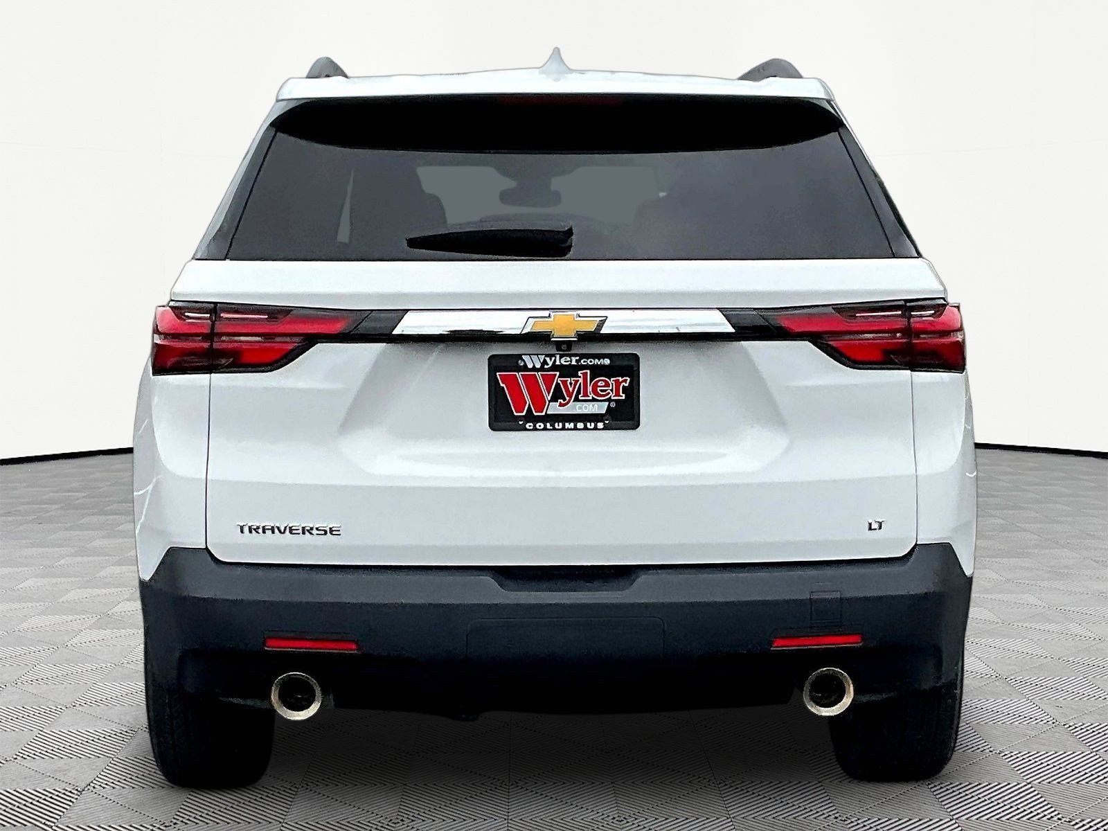 Used 2023 Chevrolet Traverse LT FWD image 5