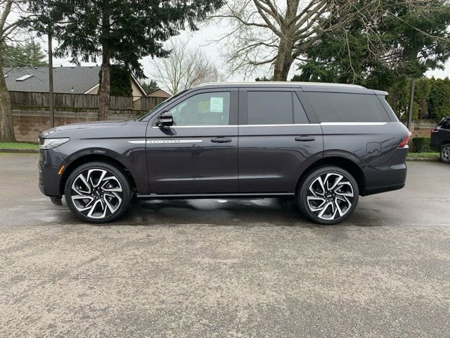 New 2026 Lincoln Navigator Reserve AWD/4WD image 2