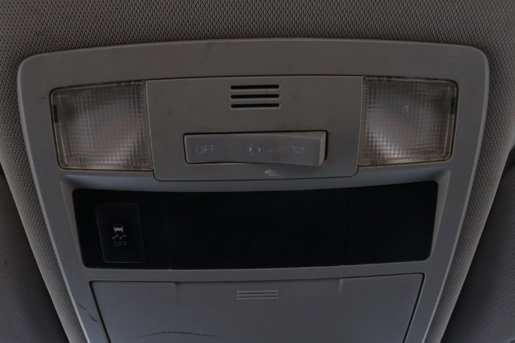 Used 2017 Toyota Tacoma SR image 32