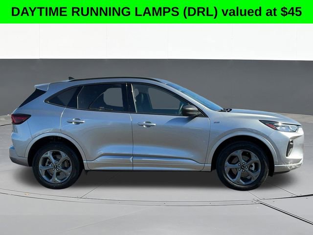 Used 2024 Ford Escape ST-Line image 2