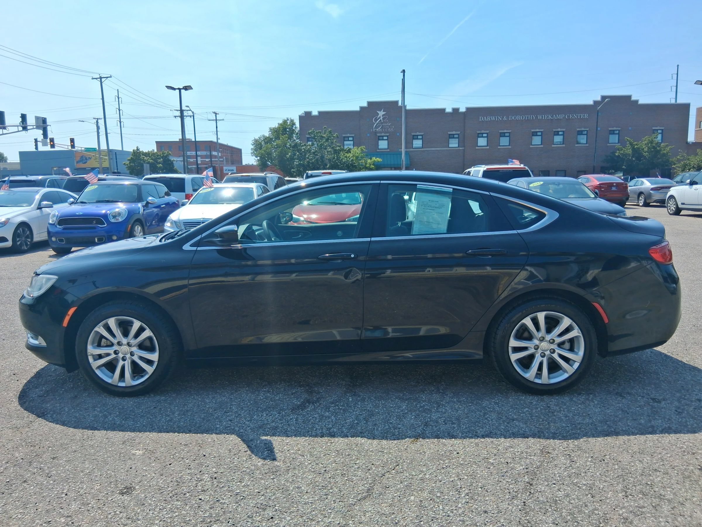 Used 2015 Chrysler 200 Limited FWD image 3
