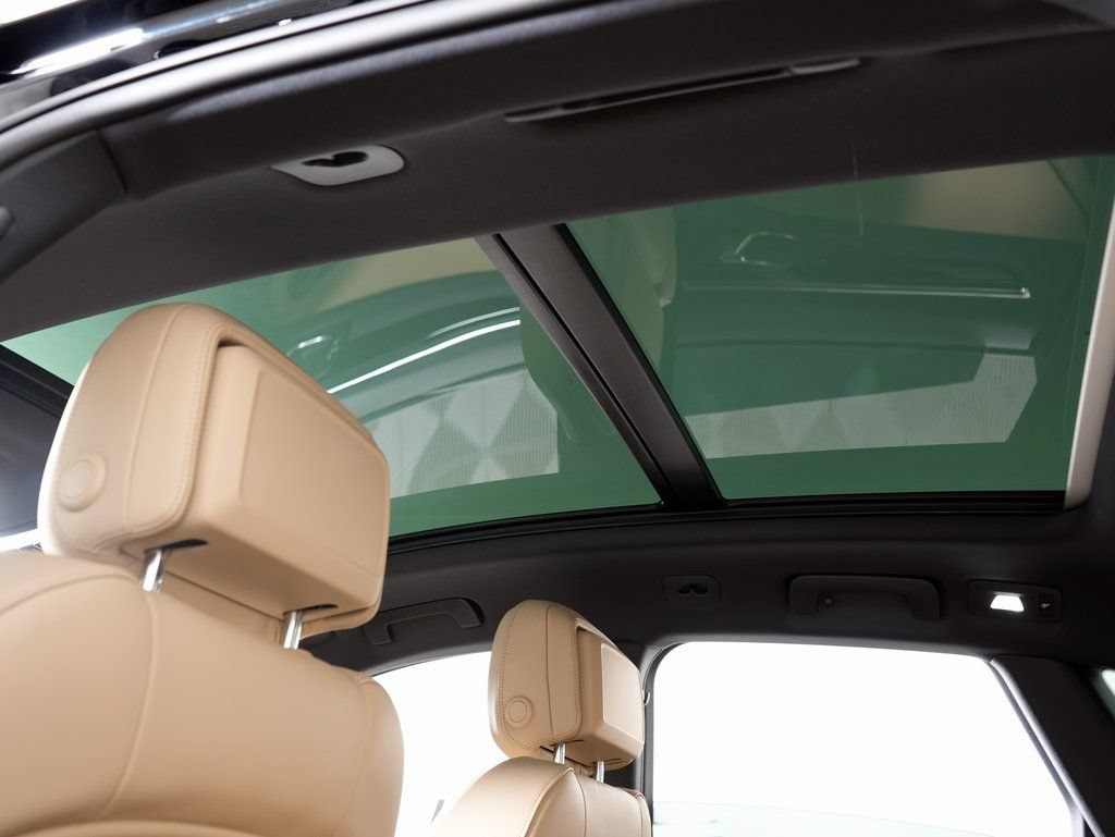 Certified 2026 Porsche Macan AWD/4WD image 19