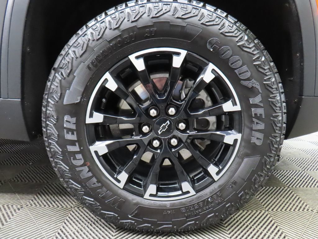Used 2024 Chevrolet Traverse Z71 w/ LPO, Floor Liner Package AWD/4WD image 13