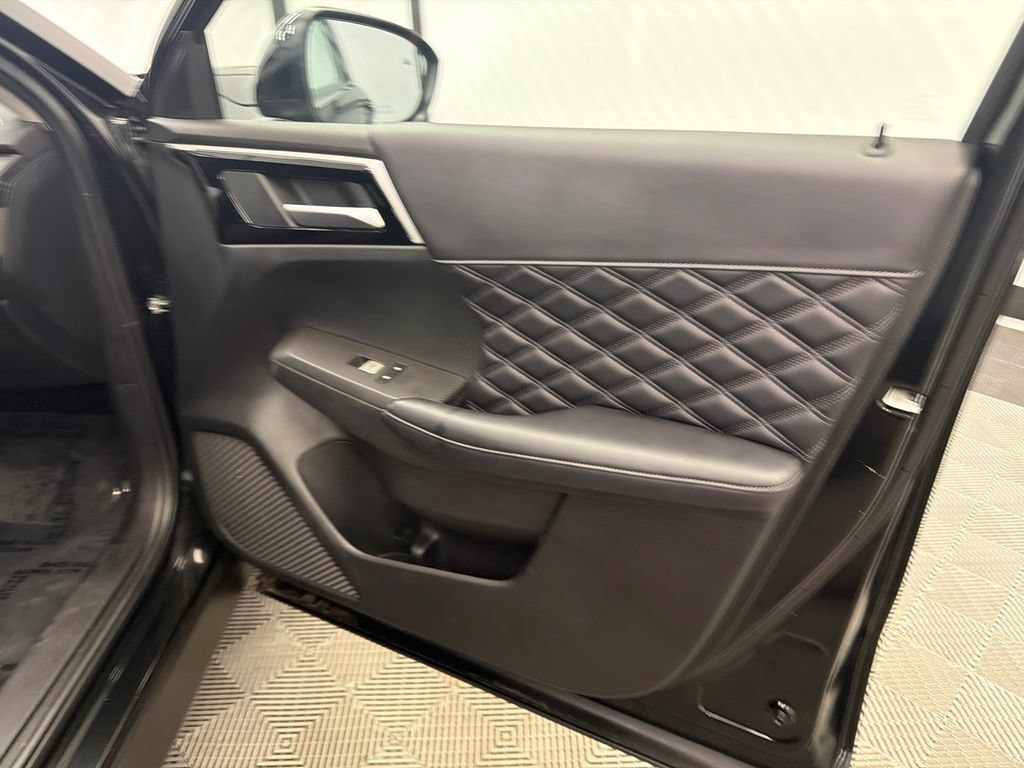 Used 2024 Mitsubishi Outlander SEL FWD image 16