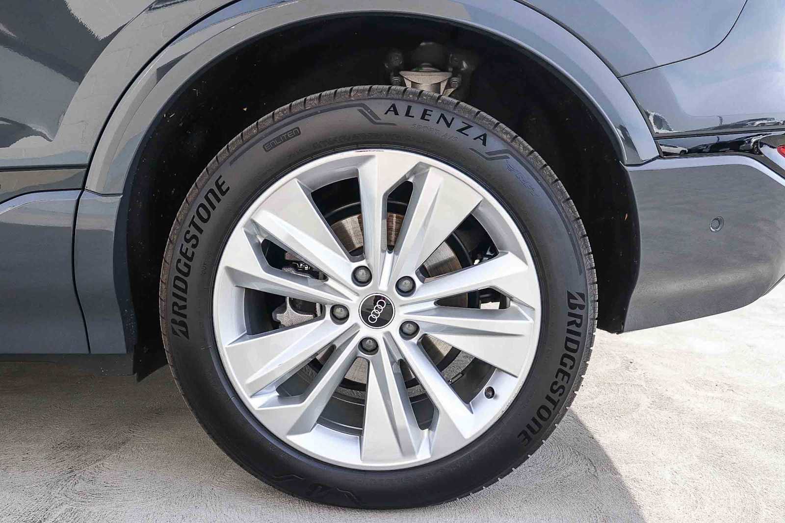 Used 2025 Audi Q6 e-tron Premium w/ Convenience Package image 13