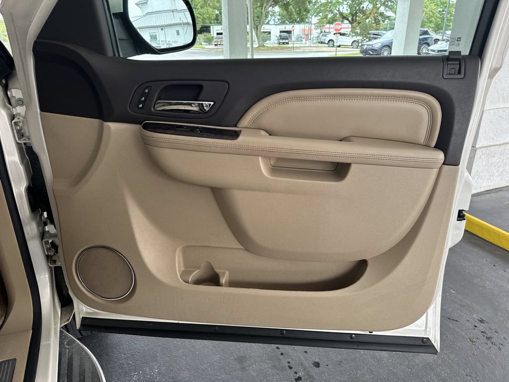 Used 2014 GMC Yukon Denali RWD image 37