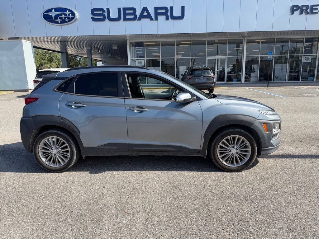 Used 2021 Hyundai Kona SEL Plus w/ Cargo Package FWD image 2