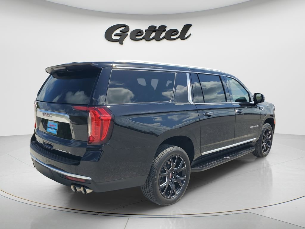 Used 2024 GMC Yukon XL Denali w/ Advanced Technology Package image 4