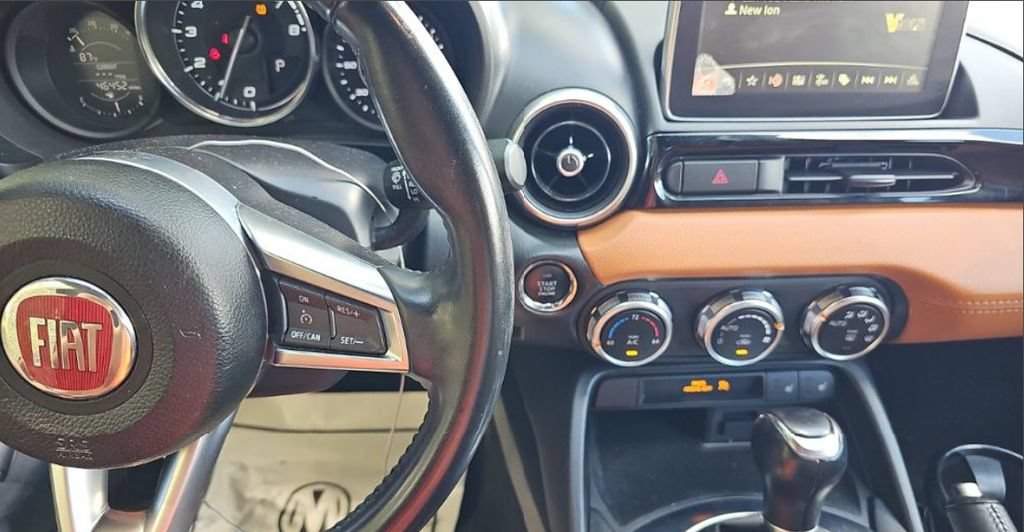Used 2018 FIAT 124 Spider Lusso w/ Convenience Group RWD image 4