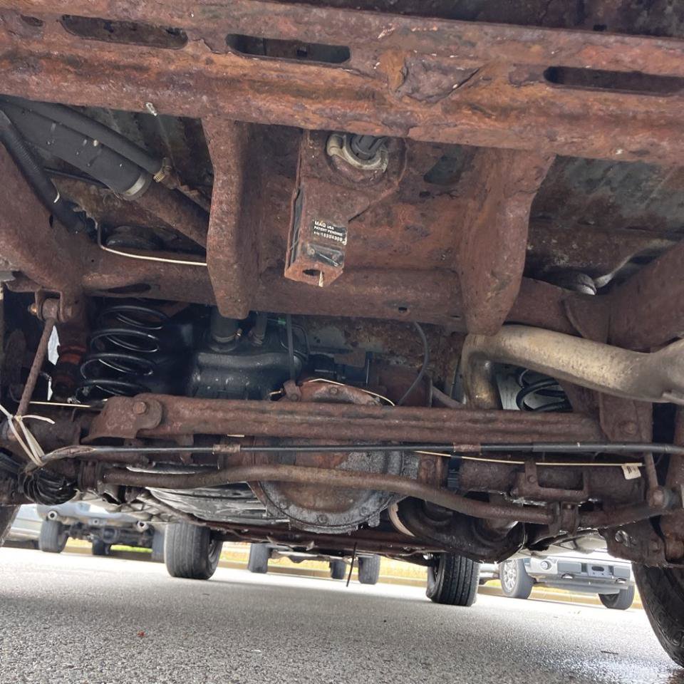 Used 2003 Chevrolet Avalanche 4x4 w/ Suspension Package, Off-Road image 28