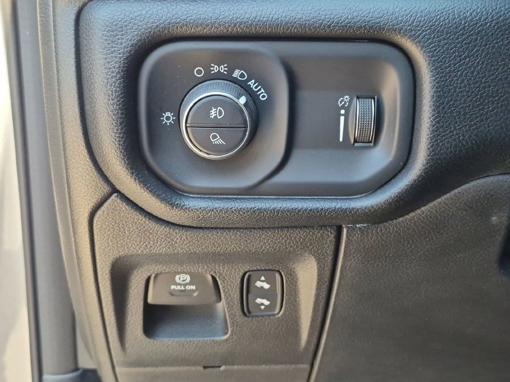 Used 2021 RAM 1500 Big Horn AWD/4WD image 18