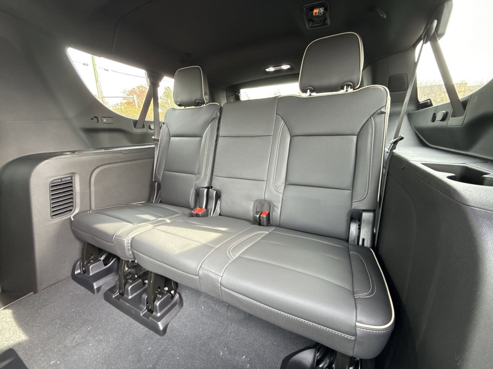 New 2026 Chevrolet Suburban Premier image 26