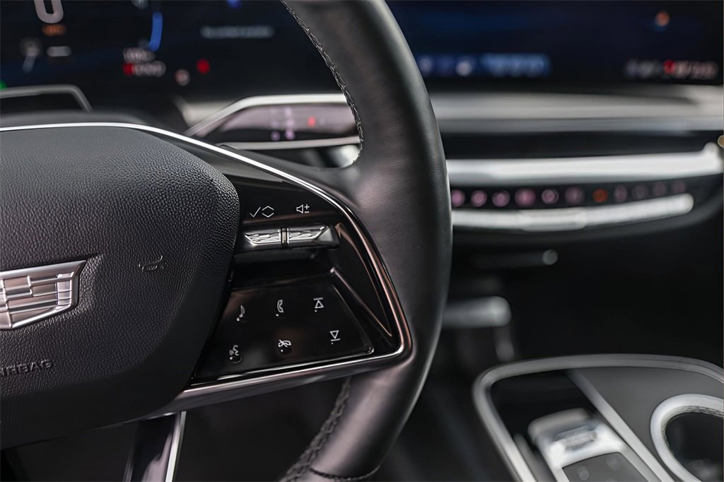 Used 2024 Cadillac Lyriq Luxury image 13