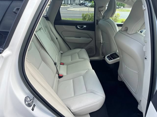Used 2023 Volvo XC60 B5 Ultimate w/ Climate Package AWD/4WD image 13