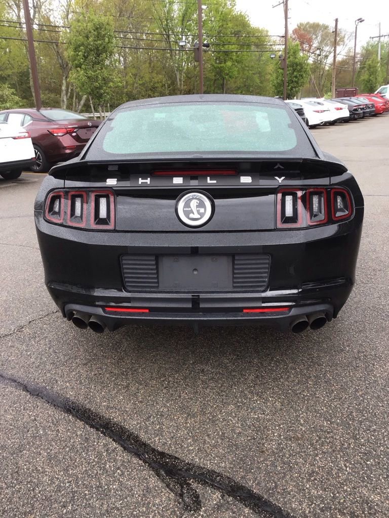 Used 2013 Ford Mustang Shelby GT500 RWD image 4