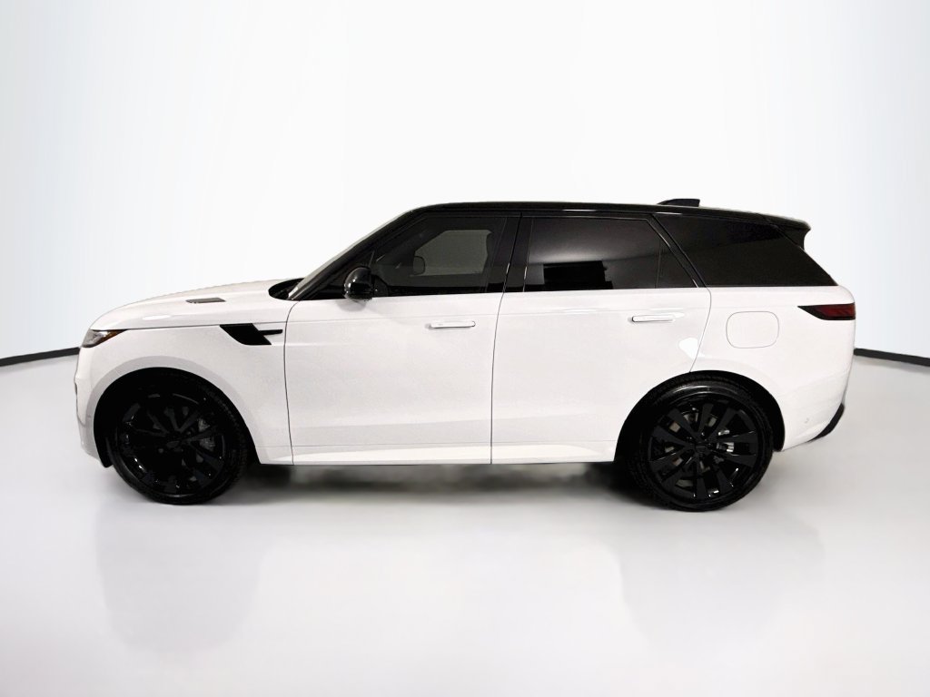 New 2027 Land Rover Range Rover Sport Dynamic SE AWD/4WD image 8