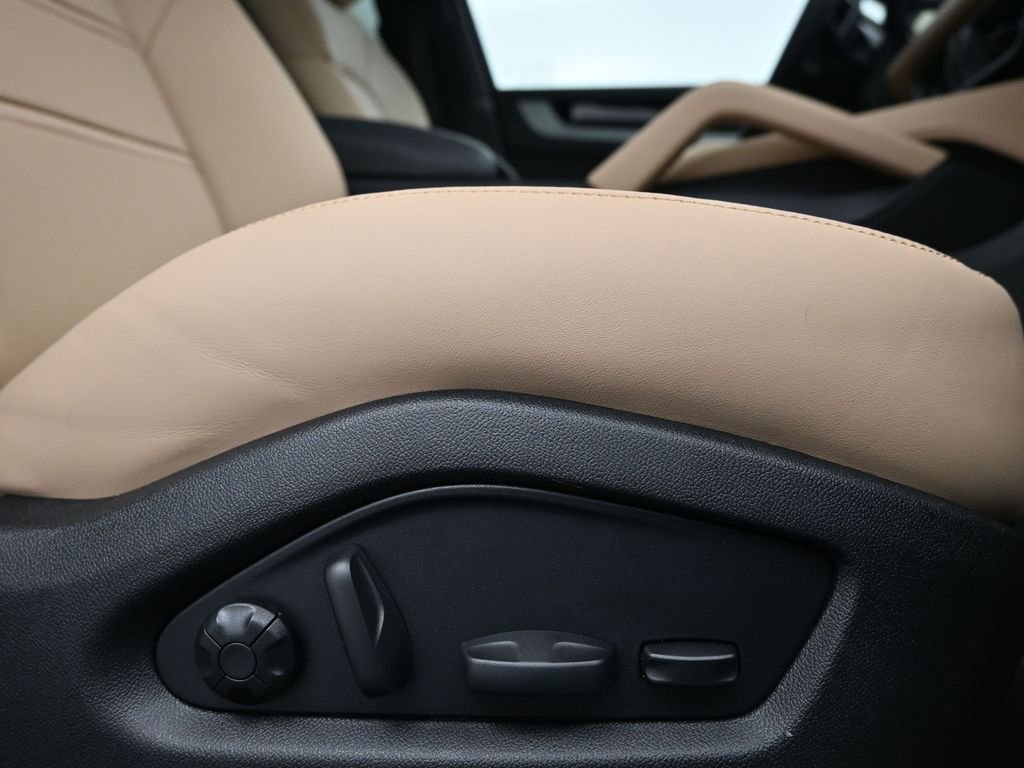 New 2026 Porsche Cayenne Coupe image 15