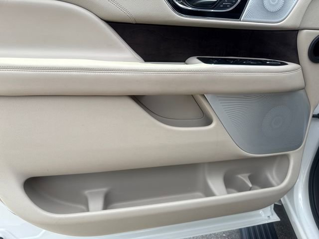 Used 2021 Lincoln Navigator Reserve w/ Luxury Package image 9