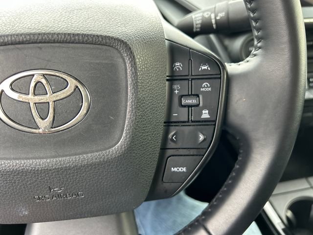 Used 2024 Toyota Prius LE FWD image 13