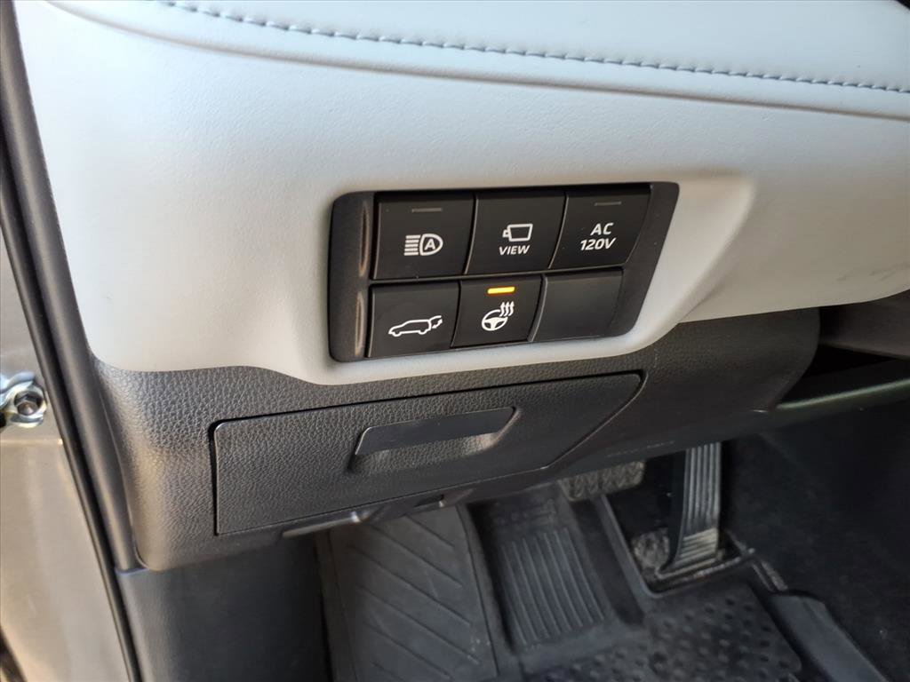 Used 2023 Toyota Highlander Limited image 27